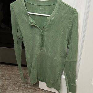 NWOT Aerie Green Long Sleeve Henley Shirt